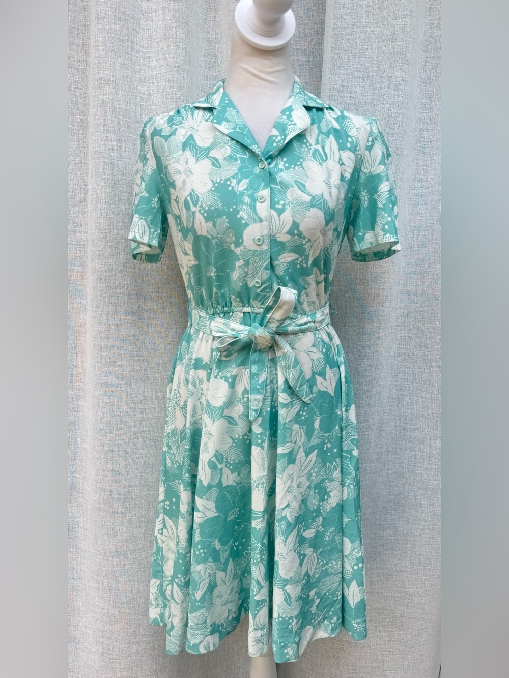 1960 California Looks floral tropical turquoise blue white shirt dress